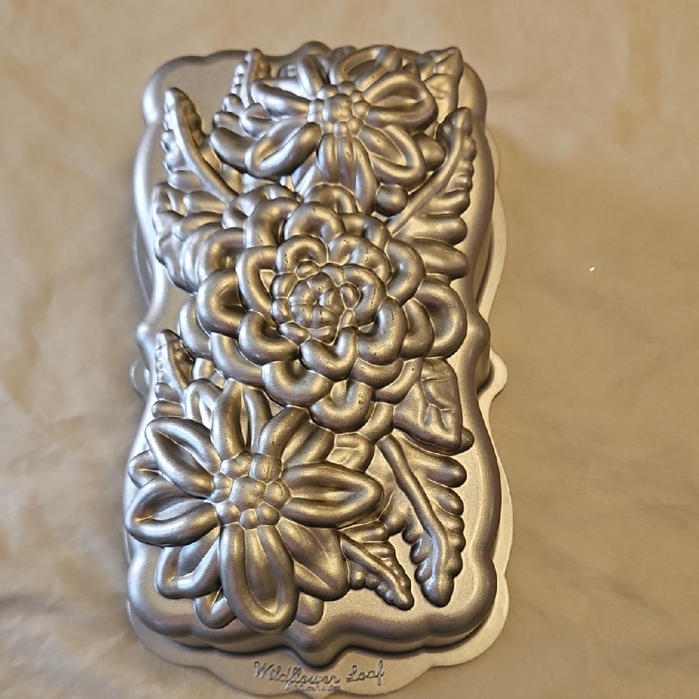 Nordic Ware Wildflower Loaf Pan